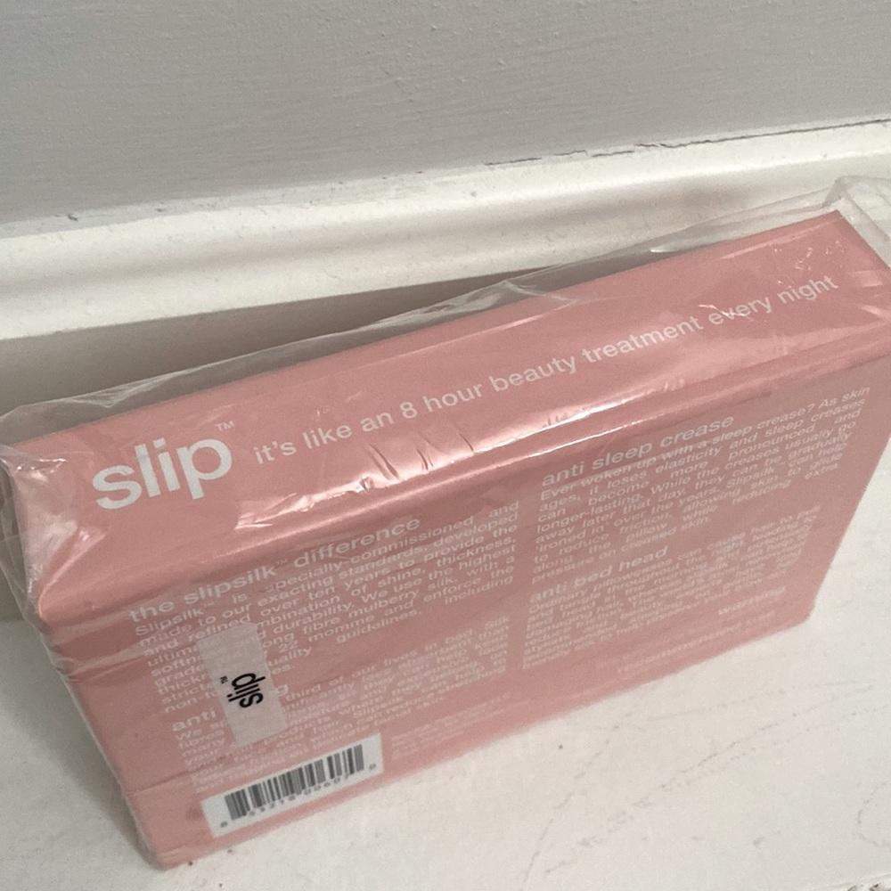 Slip silk pillow cast NWT